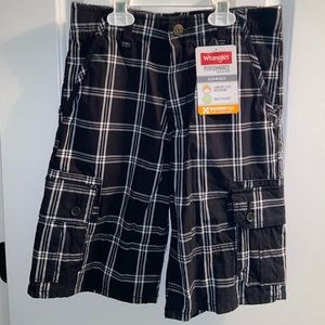NWT Wrangler cargo shorts